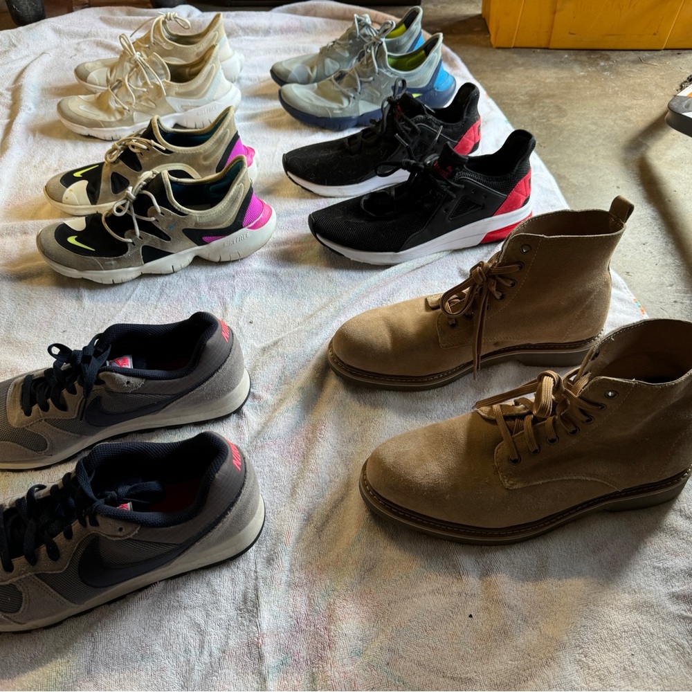 Lot of shoes all size 9 1/2 except for the black and red size 9 pumas.
